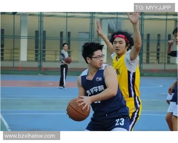 广州篮球队的比赛经验揭秘：从战术到团队协作的全方位分析